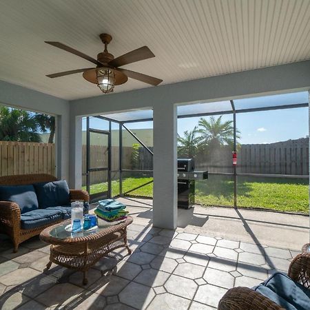 Oceanview Haven - 2Br Beach Townhome With Patio, Shared Heated Pool Steps From Paradise Beach Park! Melbourne Exterior foto