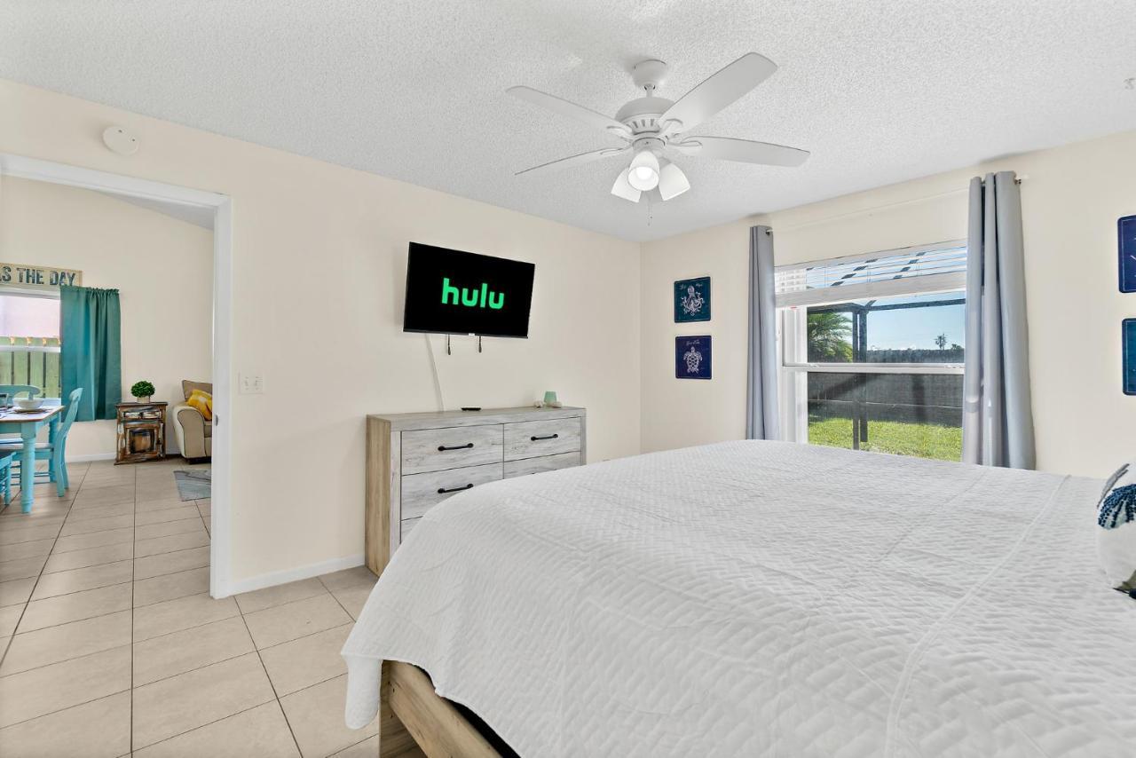 Oceanview Haven - 2Br Beach Townhome With Patio, Shared Heated Pool Steps From Paradise Beach Park! Melbourne Exterior foto